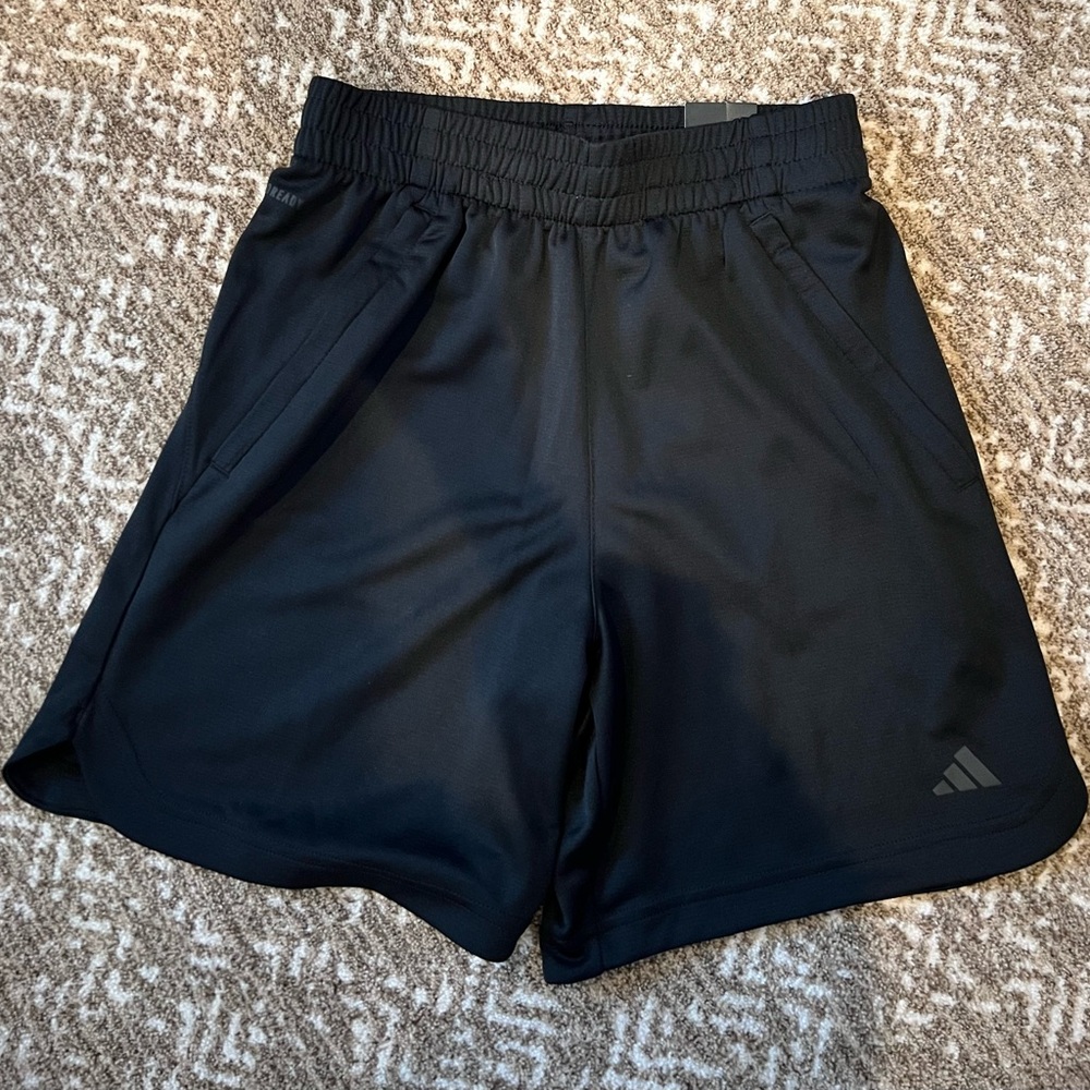 NWT Mens XS Adidas Axis shorts, black 7 in